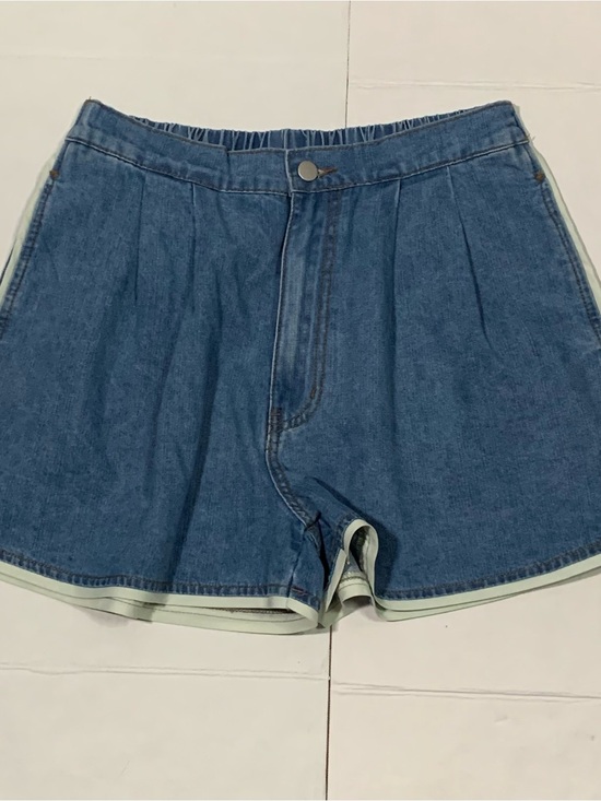 Mabel Pants - Blue Pleated Denim Shorts with Contrast Trim size M